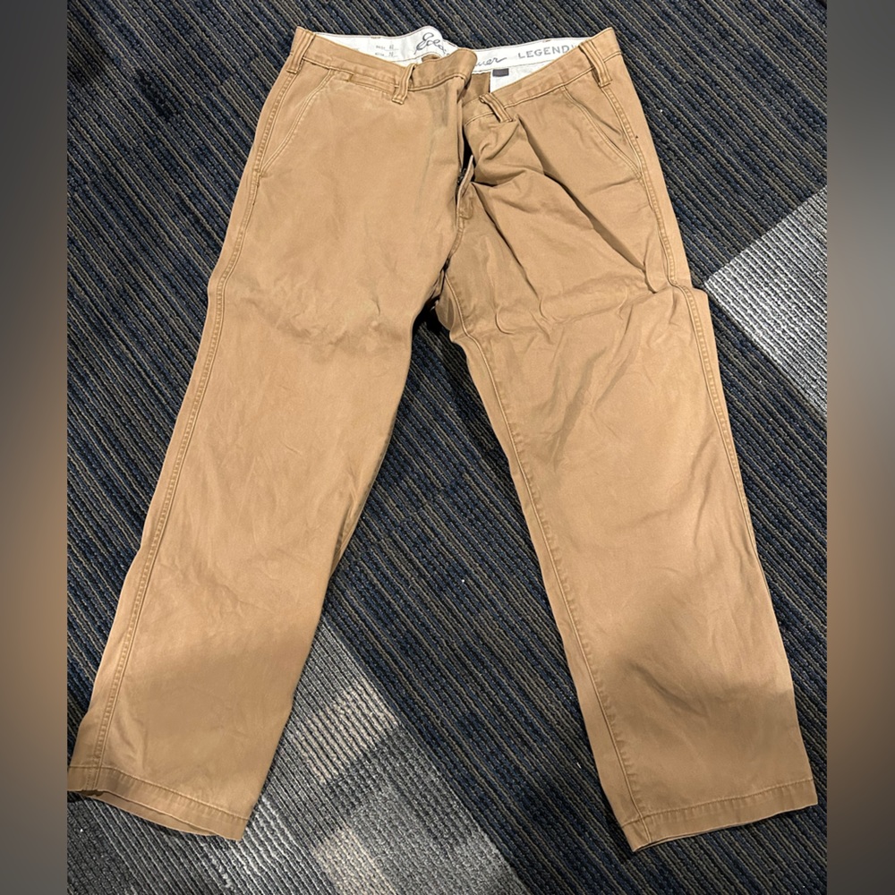 Eddie Bauer Khaki’s classic fit 40 waist 30 length
